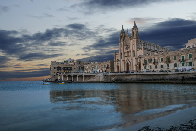 Обои картинки фото balluta bay - malta, города, - католические соборы,  костелы,  аббатства, храм