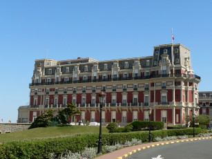 Картинка города здания дома отель biarritz