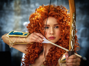 Картинка разное cosplay+ косплей девушка стиль лучница волосы мерида лук стрела рыжая рыжеволосая кудри храбрая сердцем