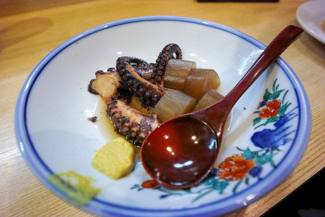 Обои картинки фото еда, рыба,  морепродукты,  суши,  роллы, осьминог