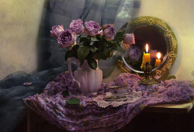 Обои картинки фото цветы, розы, зеркало, свеча, букет