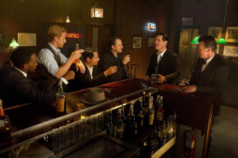 Картинка кино+фильмы gangster+squad бар напитки мужчины