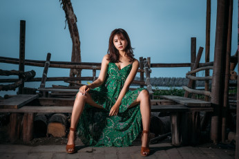 Картинка девушки -unsort+ азиатки платье