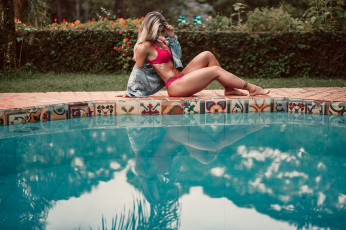Картинка девушки -unsort+ блондинки +светловолосые бассейн