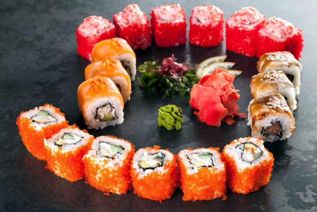Обои картинки фото еда, рыба,  морепродукты,  суши,  роллы, икра, имбирь, васаби, роллы, кухня, японская