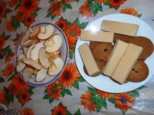 Картинка еда пирожные +кексы +печенье вафли яблоки печенье