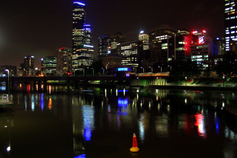 Картинка города огни ночного отражение ночь вода