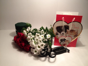 Картинка праздничные день+святого+валентина +сердечки +любовь подарок сердце хризантемы розы