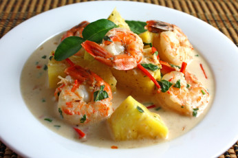 Картинка еда рыбные+блюда +с+морепродуктами зелень суп картофель креветки