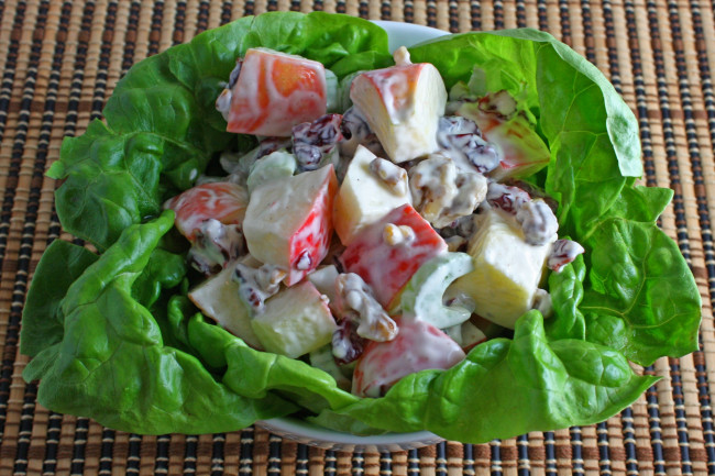 Обои картинки фото еда, салаты,  закуски, салат, зелень, яблоко