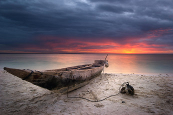 Картинка корабли лодки +шлюпки лодка небо песок берег море закат облака