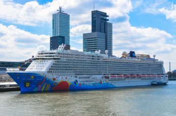 Картинка norwegian+breakaway корабли лайнеры причал порт лайнер