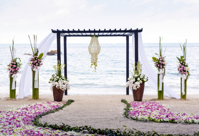 Обои картинки фото интерьер, декор,  отделка,  сервировка, свадьба, букеты, море, пляж