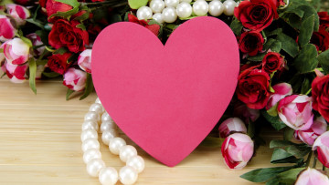 обоя праздничные, день святого валентина,  сердечки,  любовь, бусы, розы, сердце