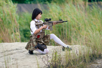 Картинка девушки -+девушки+с+оружием азиатка поза винтовка