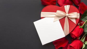 Картинка праздничные день+святого+валентина +сердечки +любовь коробка сердечко розы
