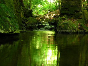 Картинка природа реки озера зеленый камни вода