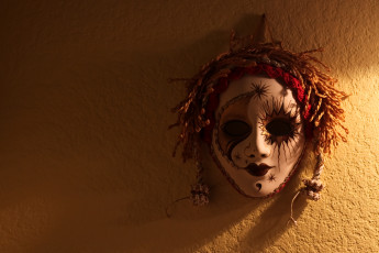 Картинка разное маски карнавальные костюмы маска стена свет