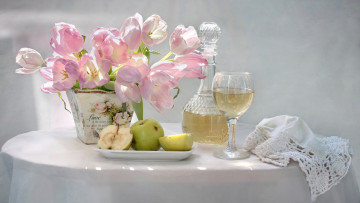 Картинка еда натюрморт тюльпаны вино яблоки