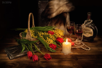 Картинка еда натюрморт бокалы мимоза тюльпаны свеча ожерелье 8 марта