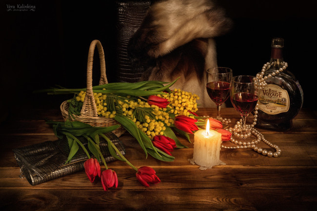 Обои картинки фото еда, натюрморт, бокалы, мимоза, тюльпаны, свеча, ожерелье, 8, марта