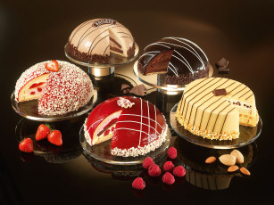 Картинка еда пирожные кексы печенье ягоды орехи шоколад клубника малина торты