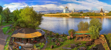 Картинка города пейзажи лучи красота река кафе закат псков панорама высота берег солнце