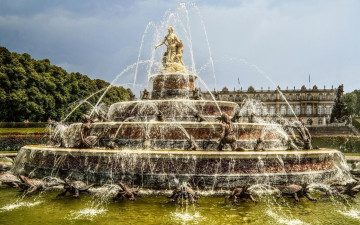 Картинка города фонтаны дворец фонтан фигуры