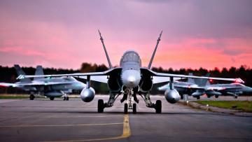 Картинка mcdonnell+douglas+fa-18+hornet авиация боевые+самолёты истребитель военно-воздушных сил финляндии ввс аэродром mcdonnell douglas fa-18 hornet