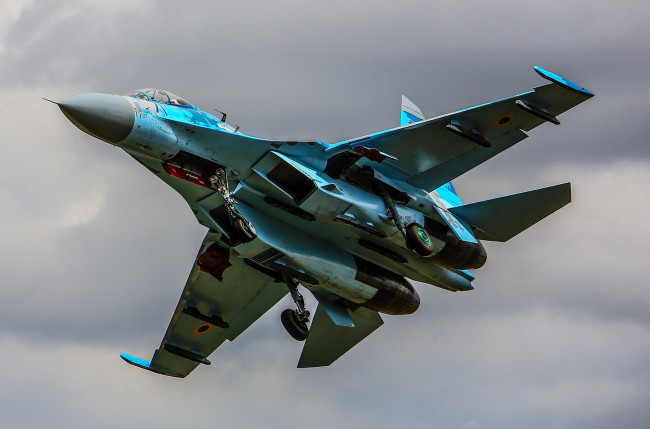 Обои картинки фото sukhoi su-27, авиация, боевые самолёты, ввс