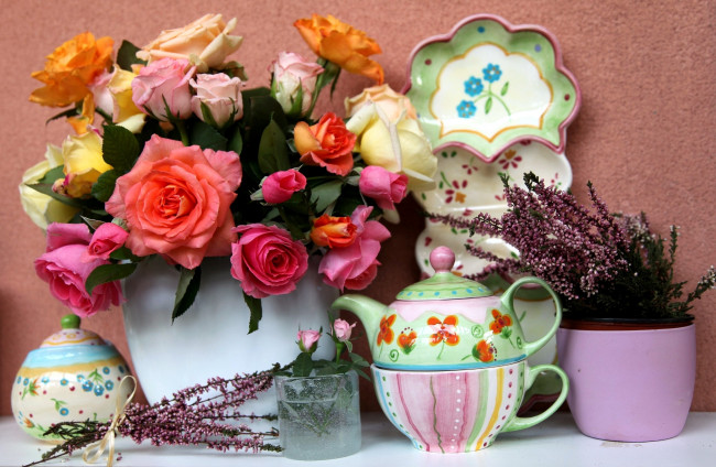 Обои картинки фото цветы, букеты, композиции, посуда, вереск, розы