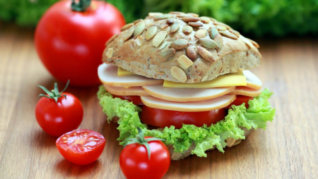 Обои картинки фото еда, бутерброды,  гамбургеры,  канапе, помидоры, томаты, колбаса, сыр, булочка, семечки