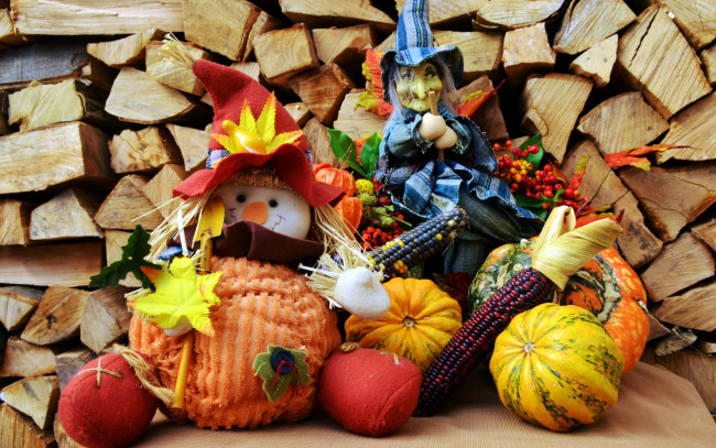 Обои картинки фото праздничные, хэллоуин, кукуруза, тыква, чучело, ведьма, дрова