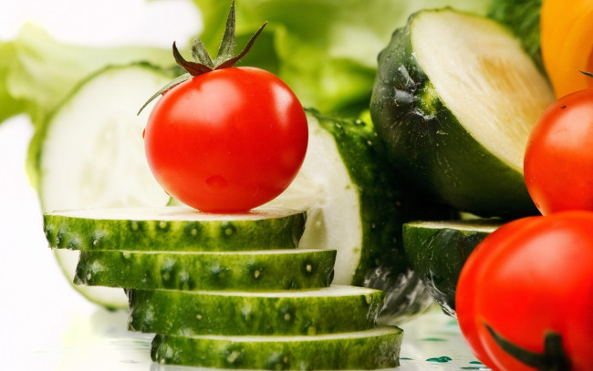 Обои картинки фото еда, овощи, огурцы, томаты, помидоры