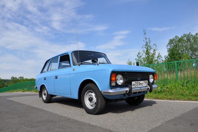 Обои картинки фото иж- 2125, автомобили, москвич, иж-, 2125, автомобиль, комби, ретро, классика, синий