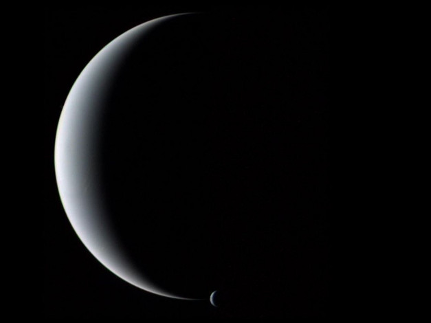 Обои картинки фото нептун, тритон, космос