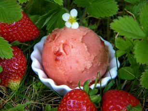 Картинка еда мороженое +десерты ягоды клубника
