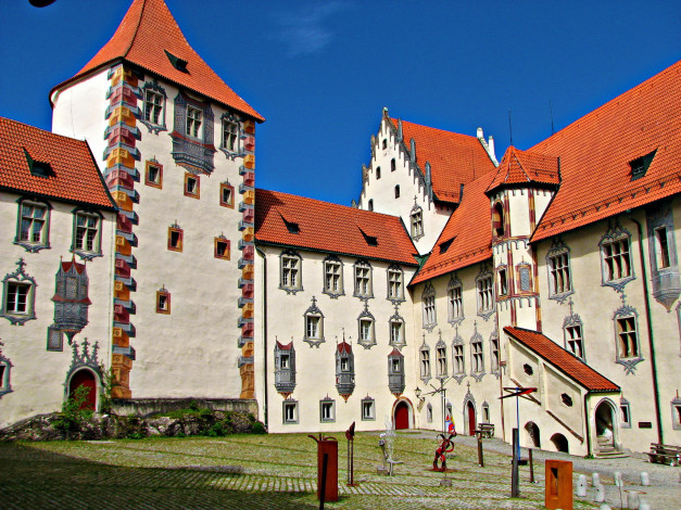 Обои картинки фото замок, f&, 252, ssen, bavaria, города, дворцы, замки, крепости, дворик