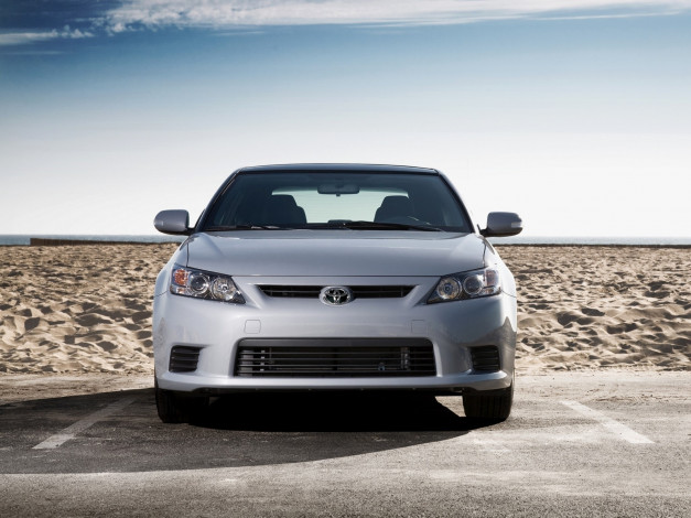Обои картинки фото автомобили, scion, белый, стоянка, песок