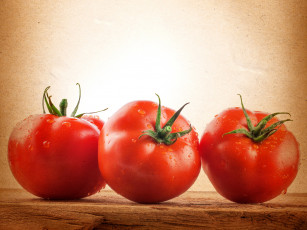 Картинка еда помидоры спелые красные трио капли