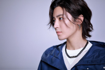 Картинка мужчины hou+ming+hao актер лицо цепочка куртка