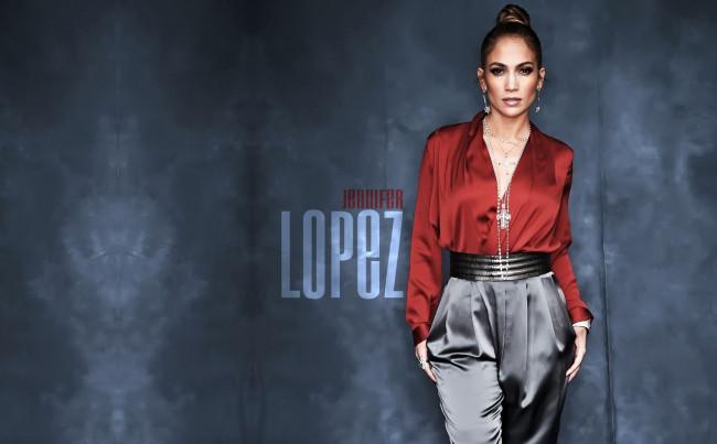Обои картинки фото Jennifer Lopez, девушки, , , пояс, крест, серьги, цепочка