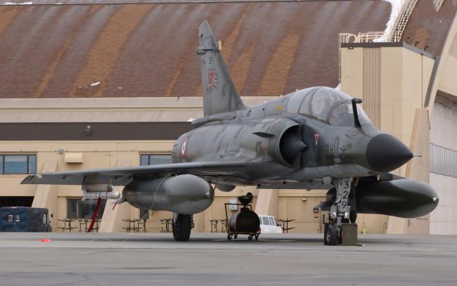 Обои картинки фото dassault, mirage, 2000, авиация, боевые, самолёты, истребитель, франция