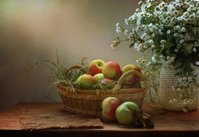 Обои картинки фото еда, Яблоки, цветы, лето, натюрморт, август, яблочный, спас, яблоки