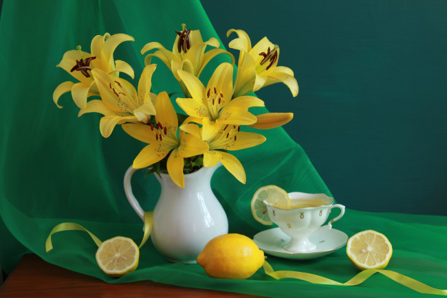 Обои картинки фото еда, натюрморт, желтый, лилии, чай, лимон