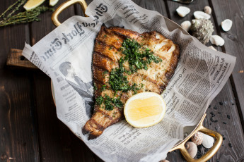 Картинка еда рыба +морепродукты +суши +роллы бумага зелень лимон запеченная