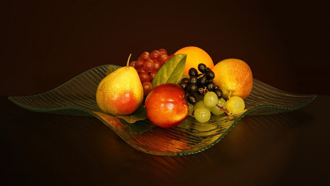 Обои картинки фото еда, фрукты,  ягоды, виноград, груши