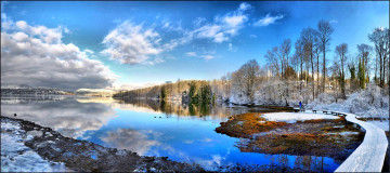 Картинка канада британская колумбия природа реки озера горы панорама дорожка мостки облака озеро лес снег