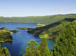 Картинка азорские+острова природа реки озера португалия azores острова озеро лес