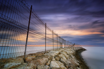 Картинка природа побережье океан волнолом ограда